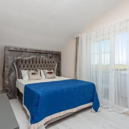 Villa Infinity *